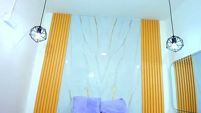 Snapshot of LexaLust chatting on 10.04.25 LexaLust online show from 10.04.25