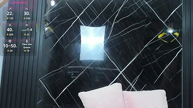 Snapshot of LexaLust chatting on 11.16.25 LexaLust online show from 11.16.25