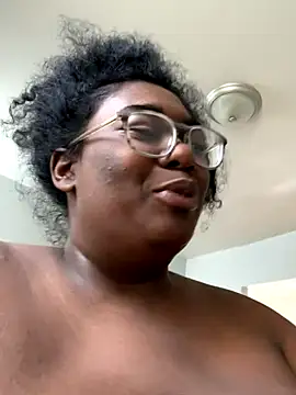 Snapshot of bunbun420247 chatting on 11.06.25 bunbun420247 online show from 11.06.25