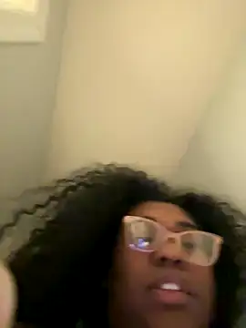 Snapshot of bunbun420247 chatting on 12.13.25 bunbun420247 online show from 12.13.25