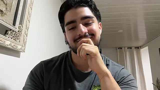 Snapshot of zayn_maximoff chatting on 05.14.26 zayn maximoff online show from 05.14.26
