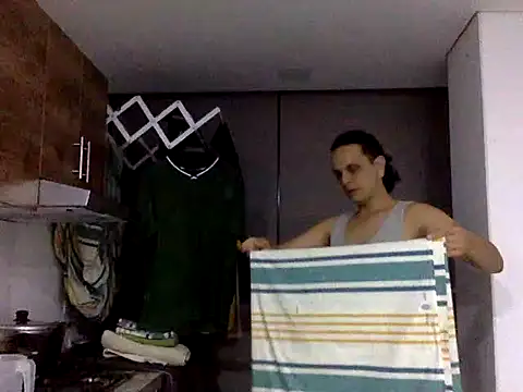 Snapshot of KianxxTeach chatting on 10.07.25 KianxxTeach online show from 10.07.25