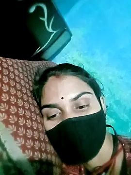 Snapshot of Nishaa_ji chatting on 10.05.25 Nishaa ji online show from 10.05.25