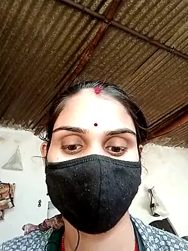 Snapshot of Nishaa_ji chatting on 11.16.25 Nishaa ji online show from 11.16.25