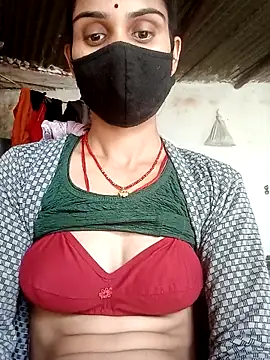 Snapshot of Nishaa_ji chatting on 11.18.25 Nishaa ji online show from 11.18.25