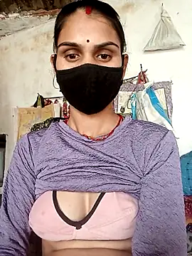 Snapshot of Nishaa_ji chatting on 12.16.25 Nishaa ji online show from 12.16.25