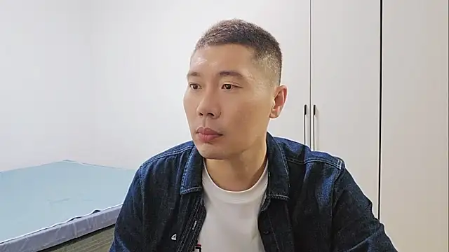 Snapshot of Buryerry-B chatting on 10.01.25 Buryerry-B online show from 10.01.25