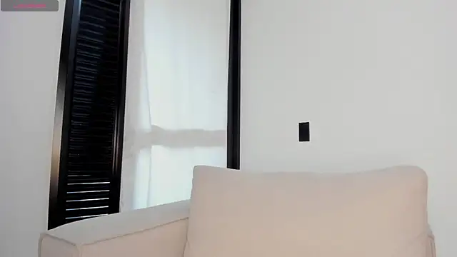 Lauuuuuuuu  online show from 05.25.26