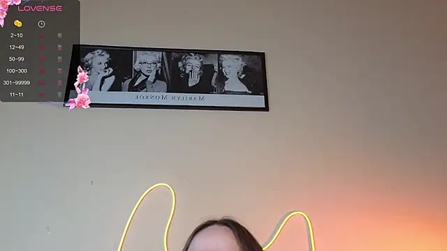 Angeel Kate online show from 09.14.25