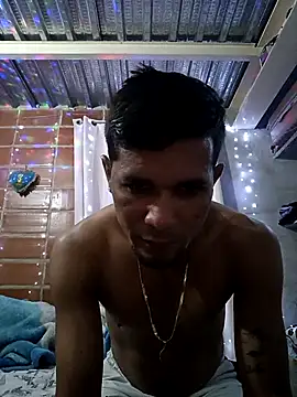 Snapshot of Yuni0r chatting on 09.11.25 Yuni0r online show from 09.11.25