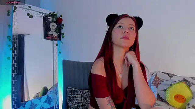 Snapshot of Genesiissss chatting on 12.01.25 Genesiissss online show from 12.01.25