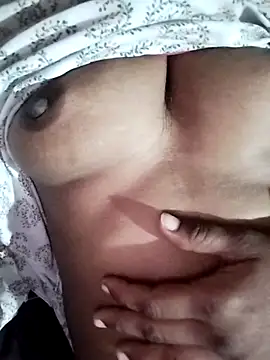 Snapshot of Beautiful-fun6 chatting on 10.28.25 Beautiful-fun6 online show from 10.28.25