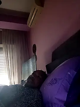 Snapshot of estrogeni chatting on 03.28.26 estrogeni online show from 03.28.26