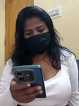 Snapshot of HAANNIAA chatting on 09.10.25 HAANNIAA online show from 09.10.25