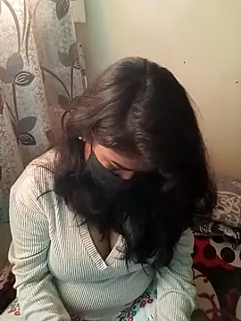 Snapshot of HAANNIAA chatting on 11.20.25 HAANNIAA online show from 11.20.25