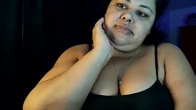 Snapshot of xlatinastar chatting on 06.13.26 xlatinastar online show from 06.13.26