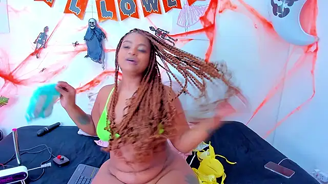 Hill Brownie online show from 10.30.25