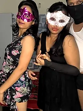 Family02 online show from 12.15.25