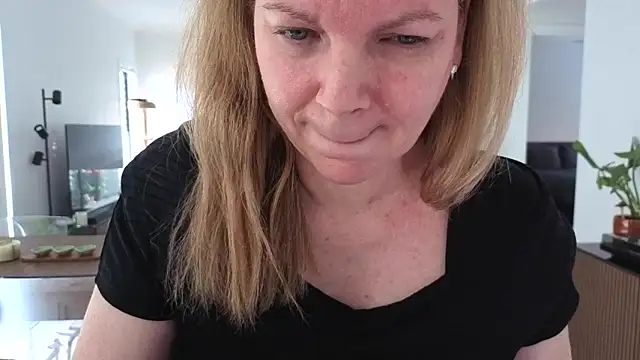 aussiepeaches online show from 04.28.26