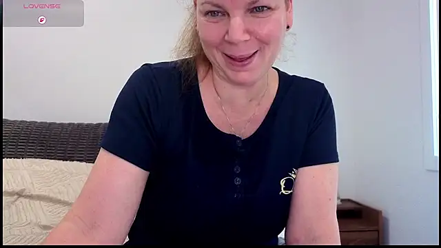 aussiepeaches online show from 07.30.26