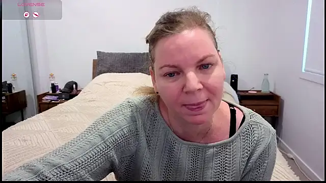 aussiepeaches online show from 08.03.26
