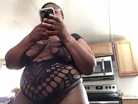 Milkcoco online show from 11.14.25