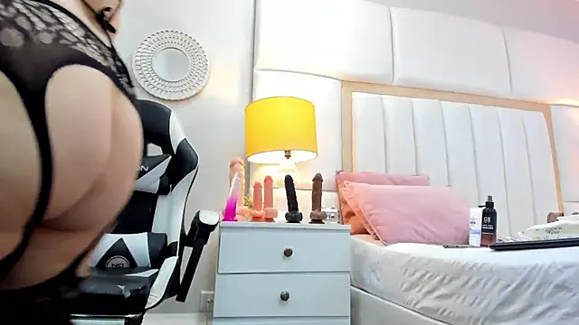 Sweet Lucianaa online show from 12.13.25