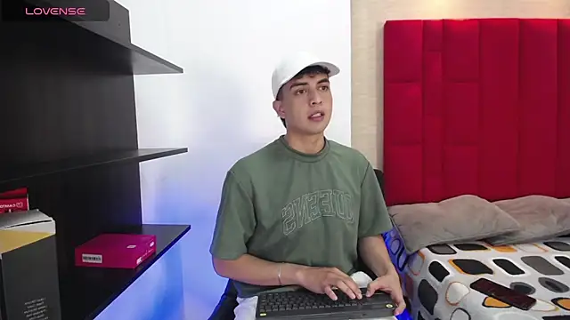 Cady Hot online show from 10.27.25