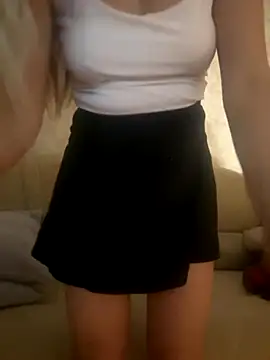 Snapshot of Nikihot__ chatting on 10.24.25 Nikihot online show from 10.24.25