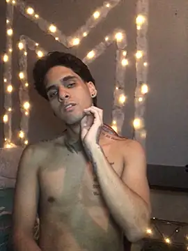 Snapshot of Marvinhenao91 chatting on 09.21.25 Marvinhenao91 online show from 09.21.25