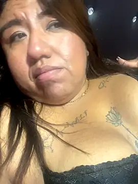 Snapshot of Wenlop chatting on 09.30.25 Wenlop online show from 09.30.25