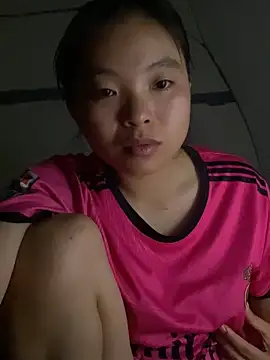 Snapshot of viluna chatting on 10.26.25 viluna online show from 10.26.25