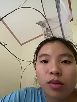 Snapshot of viluna chatting on 10.29.25 viluna online show from 10.29.25