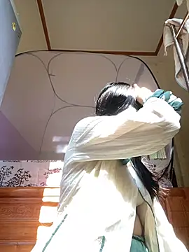 Snapshot of viluna chatting on 11.26.25 viluna online show from 11.26.25