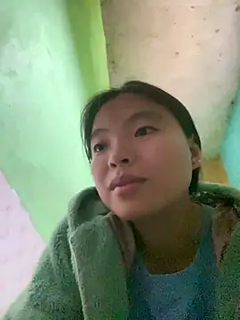 Snapshot of viluna chatting on 12.14.25 viluna online show from 12.14.25