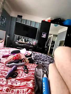 Snapshot of MysteriousToy4 chatting on 09.19.25 MysteriousToy4 online show from 09.19.25