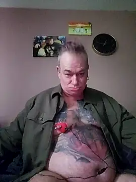 Snapshot of MysteriousToy4 chatting on 02.01.26 MysteriousToy4 online show from 02.01.26