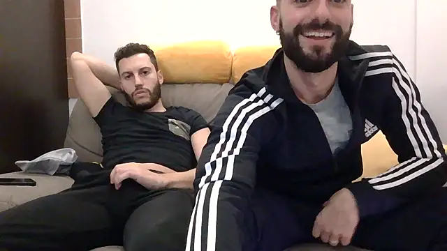 Snapshot of Amicisegreti chatting on 11.28.25 Amicisegreti online show from 11.28.25