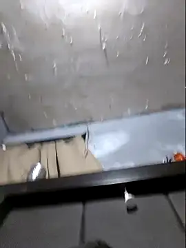 Snapshot of Aaia93 chatting on 12.21.25 Aaia93 online show from 12.21.25