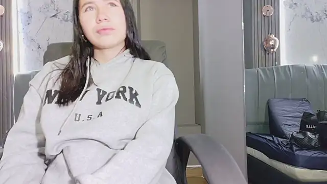 Olivia11  online show from 07.24.26