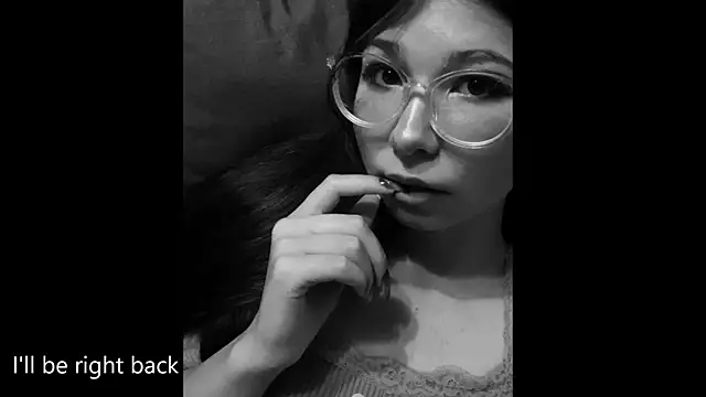 MiaamaLoveLyslt online show from 09.19.25