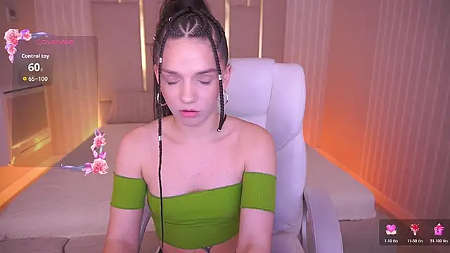 Snapshot of MirielleNymph chatting on 12.03.25 MirielleNymph online show from 12.03.25