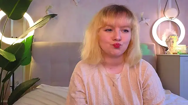 Snapshot of DianaJacobs chatting on 11.07.25 DianaJacobs online show from 11.07.25