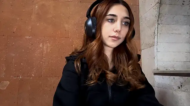 LinaMour online show from 09.13.25