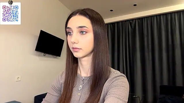 LinaMour online show from 12.21.25