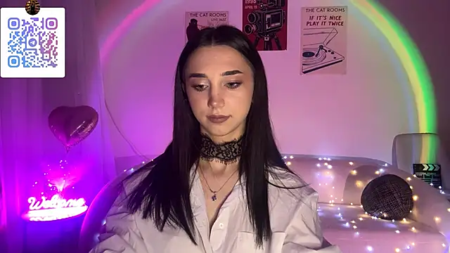 LinaMour online show from 04.23.26