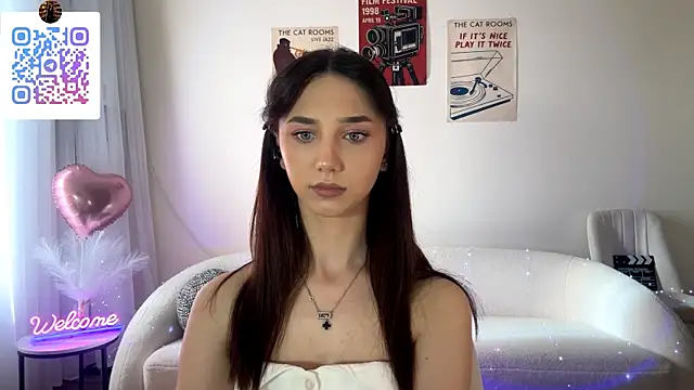 LinaMour online show from 05.18.26