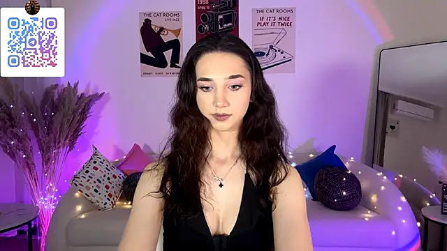 Snapshot of LinaMour chatting on 06.29.26 LinaMour online show from 06.29.26