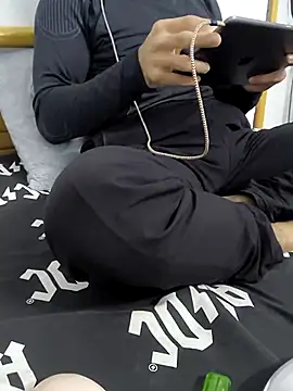 Snapshot of yazinyazin1 chatting on 11.27.25 yazinyazin1 online show from 11.27.25