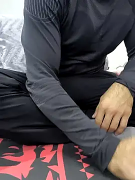 Snapshot of yazinyazin1 chatting on 12.04.25 yazinyazin1 online show from 12.04.25